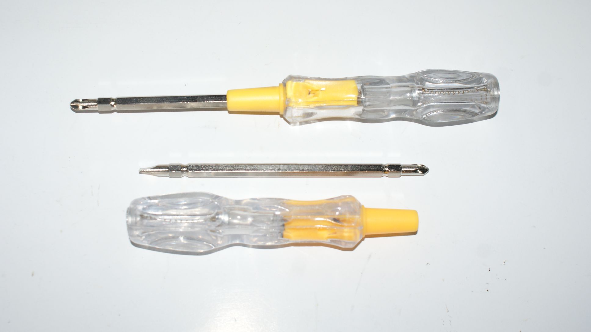 Фазомер, отвертка права кръстата armen-tools
